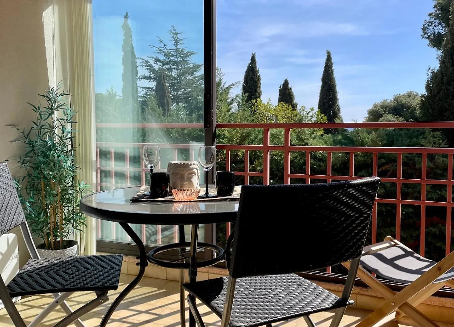 Joli Appartement En Bordure De Mer A 15 Minutes Du Port De Bandol Apartment